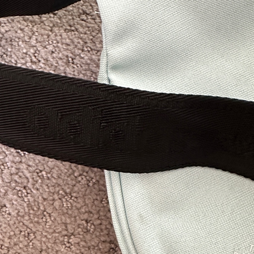 NWOT Adidas Light Green Waist Bag - Picture 2 of 4